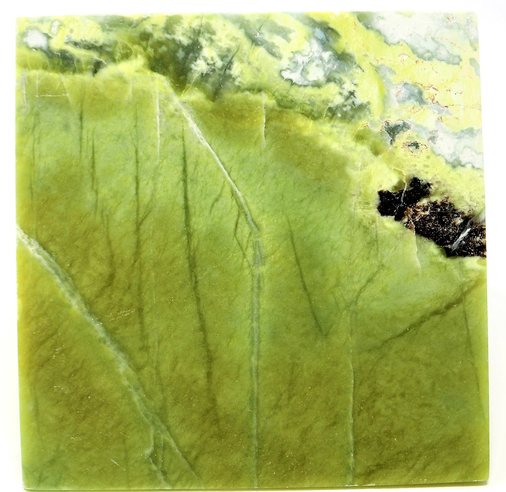 Serpentine Pyramid - AAA Quality