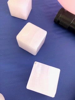 Mangano Cube - AAA Quality