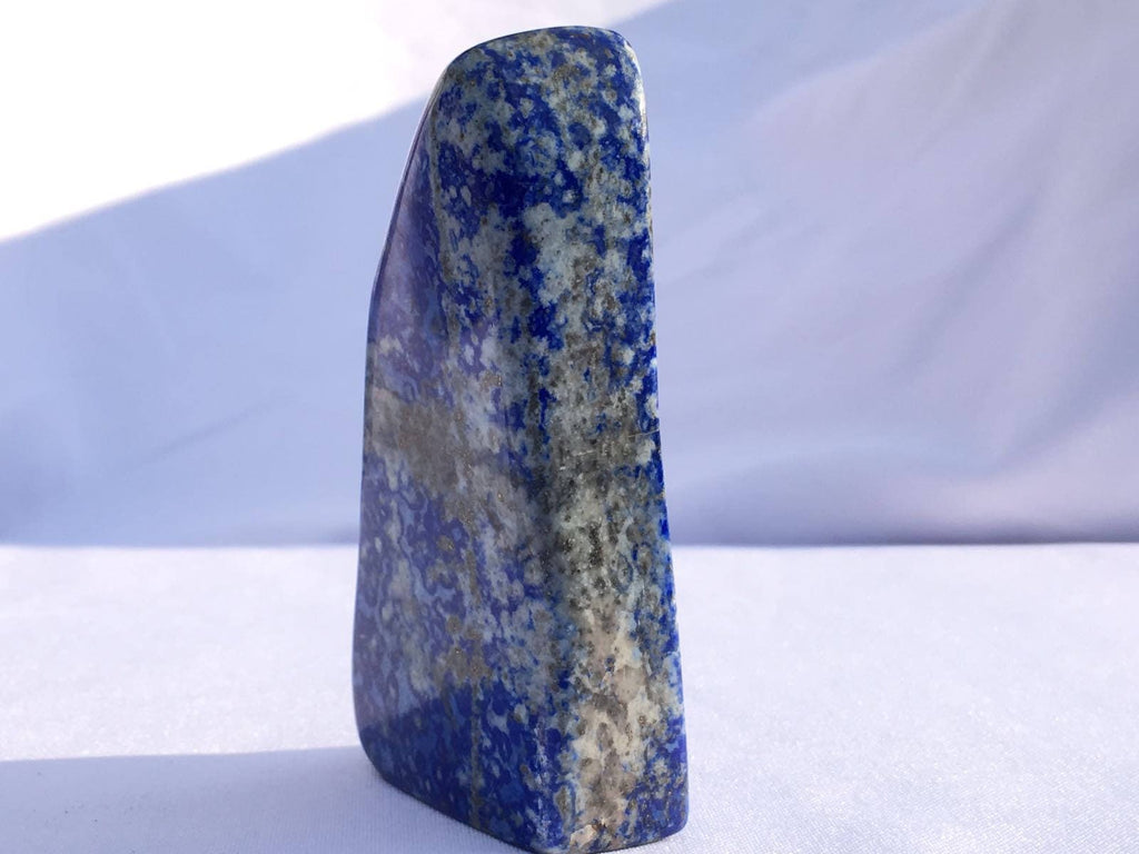Lapis lazuli sculpture 192grams