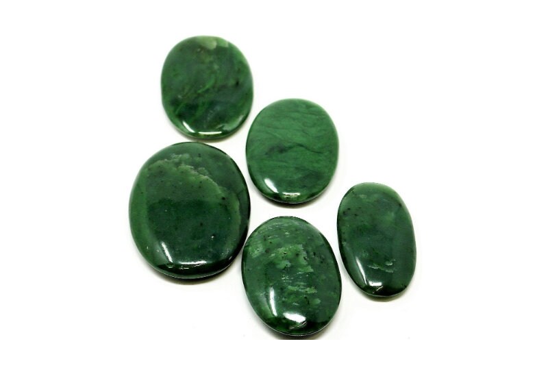 Nephrite Jade Palm Stone 3/4cm
